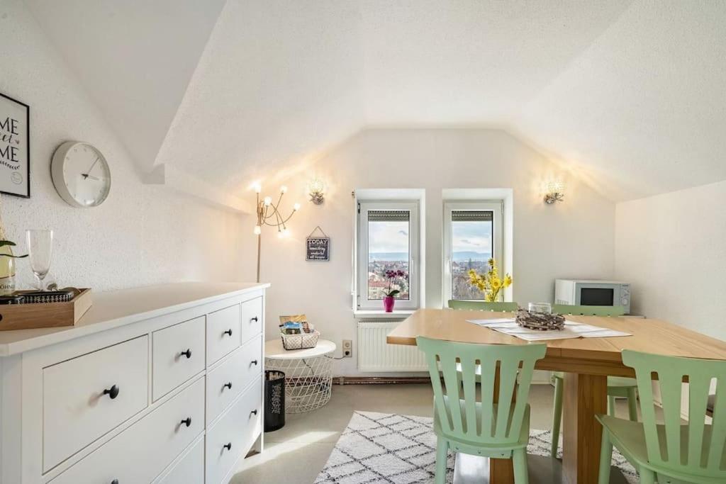 Blick Ueber Dresden - Terrasse - 3 Zimmer - Modern Renoviert ภายนอก รูปภาพ